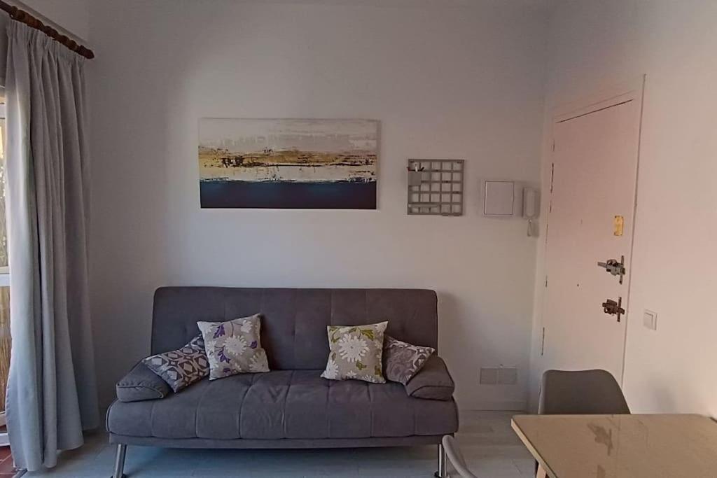 Apartamento Salinas 150M Playa 푸엔히롤라 객실 사진